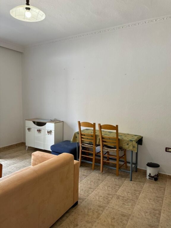 Apartament me qera 1+1 ne astir