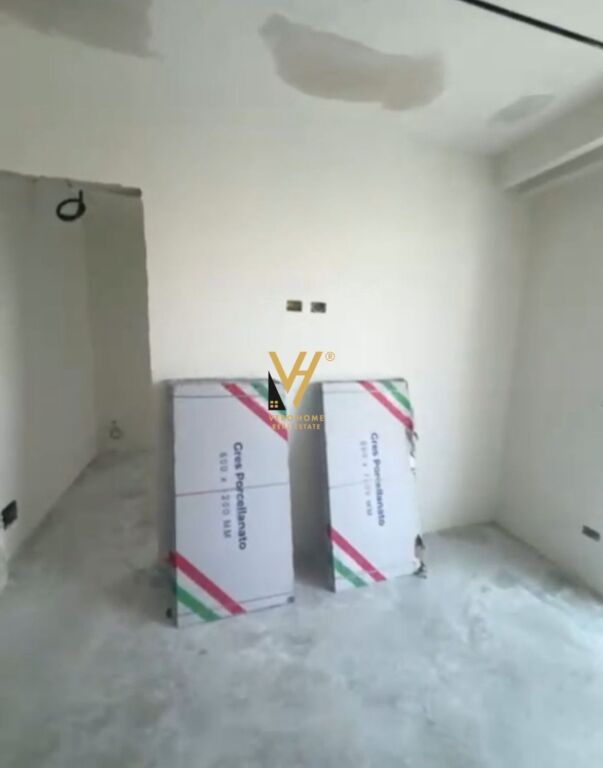 UFFICIO DI 100 M2 IN AFFITTO IN VIA BOGDANEVE 120.000 LEKE