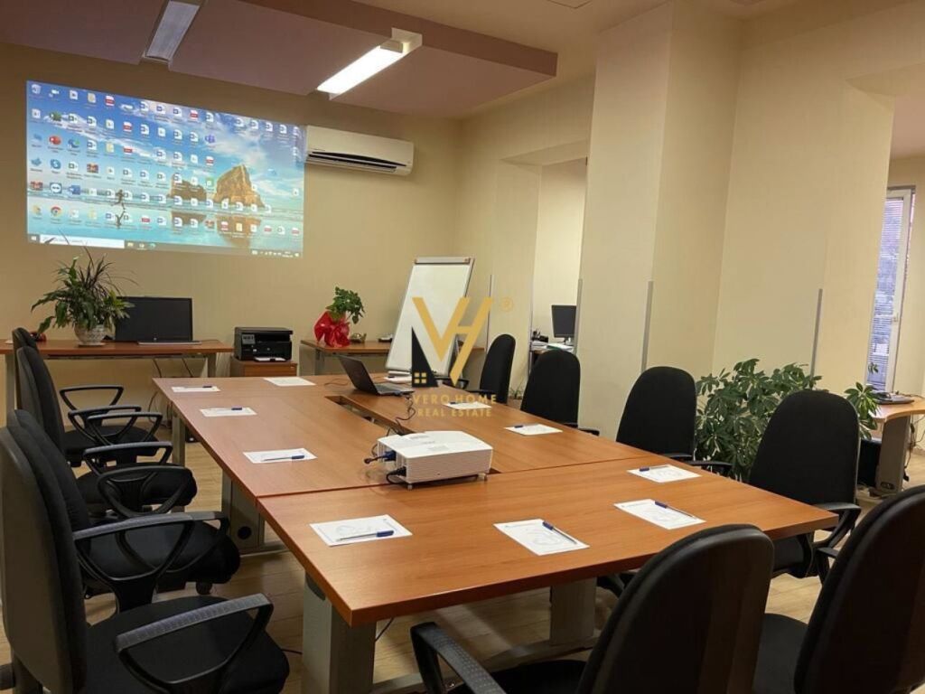 OFFICE 120 M2 FOR RENT IN CENTER 160,000 LEKE