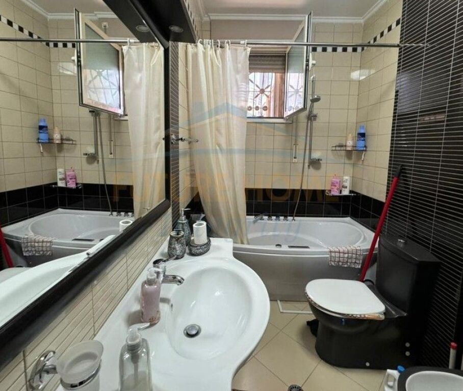 Rent, Apartment 2+1, Former Electric Market, Tirana..