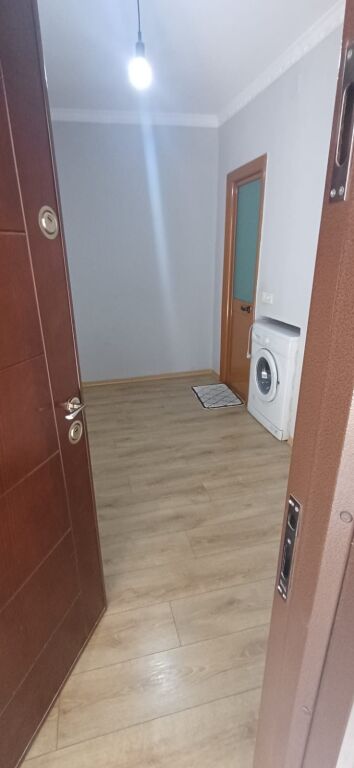 Shitet apartament 1+1 tek Spitali Ushtarak