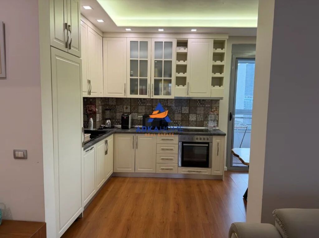 APARTMENT FOR RENT AT DRY LAKE, NEAR RADISSON HOTEL 750 EURO