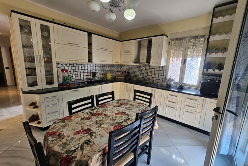 A Fresk Vendesi in vendita attico esclusivo 119,3 m² + 151,2 m² veranda !