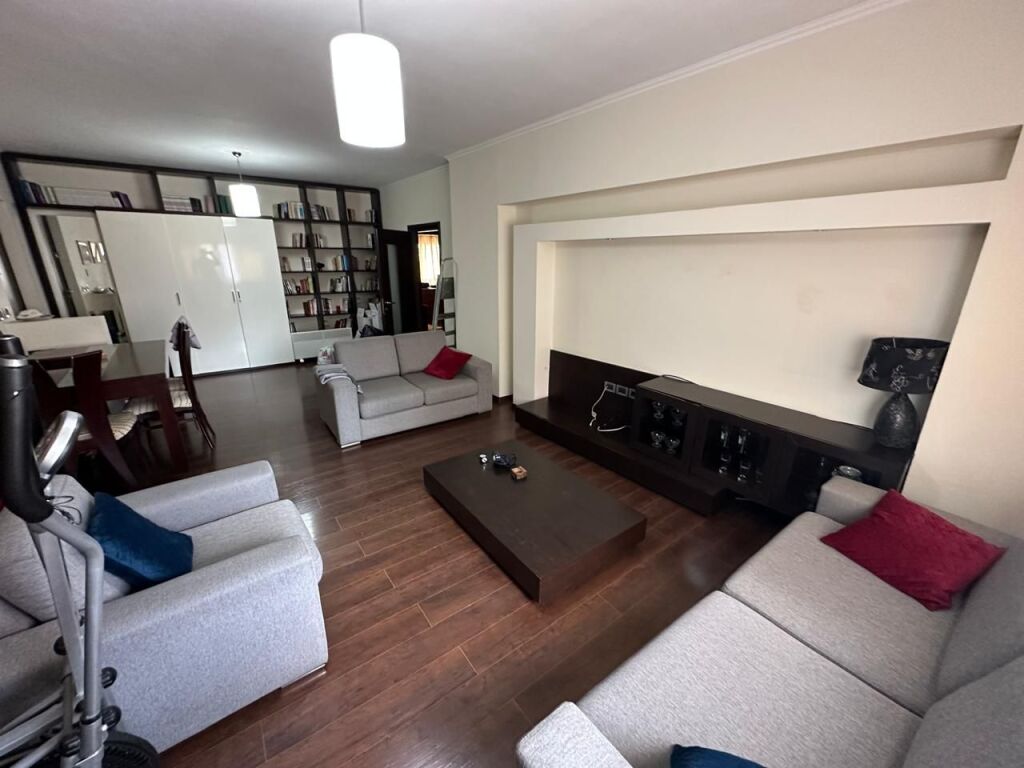 🏢Appartamento in affitto in Via Elbasan, 2+1+2, arredato. 85.000 Leke