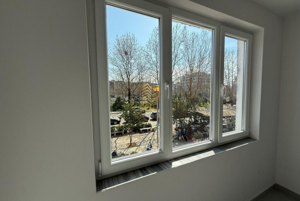 Rent, Business Premises, opposite the New Maternity, 1200 Euro/month Net