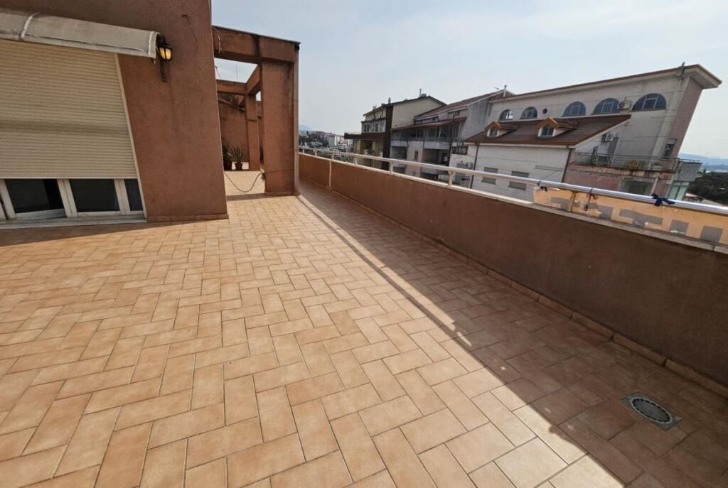 A Fresk Vendesi in vendita attico esclusivo 119,3 m² + 151,2 m² veranda !