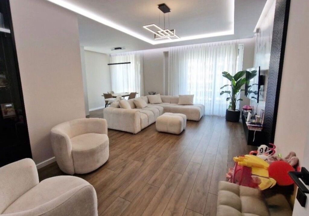 Super Apartament 3+1+2+3 Poste Parkimi me Qira – Fusha e Aviacionit