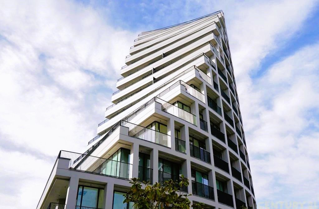 Commercial open space for rent at Lake View