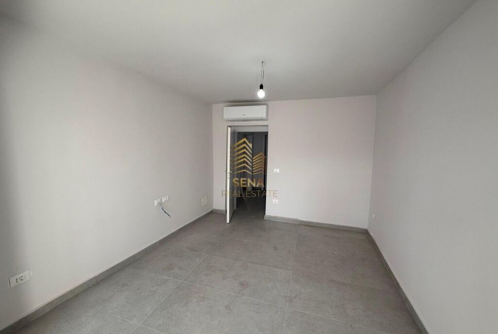 Rent, Business Premises, opposite the New Maternity, 1200 Euro/month Net
