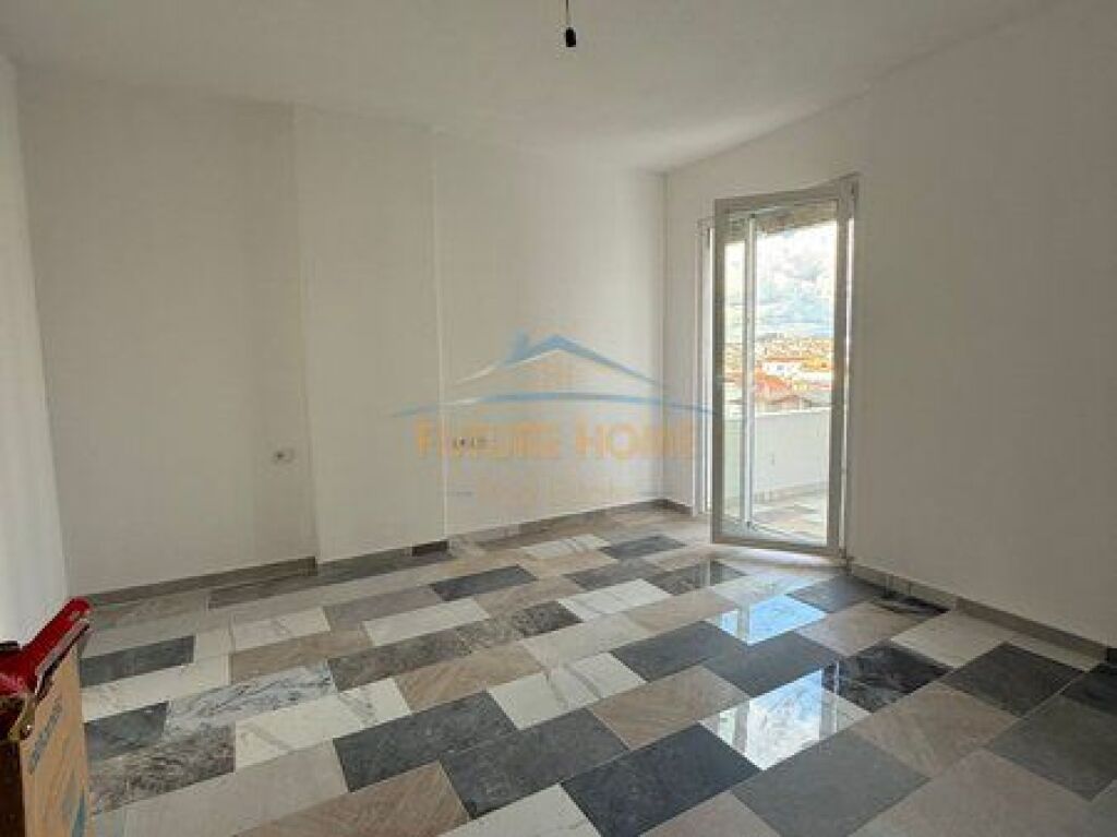 In vendita, Appartamento 2+1+2, Casa Italia, Tirane.
