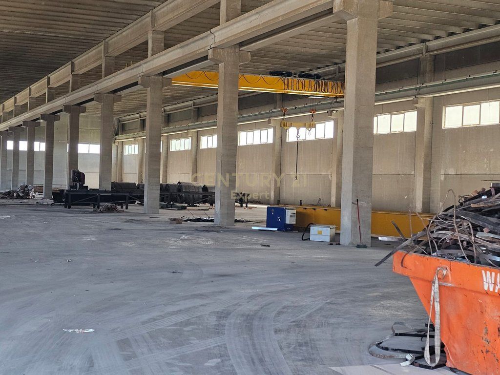   Capannone in affitto sull'autostrada Tirana-Durazzo