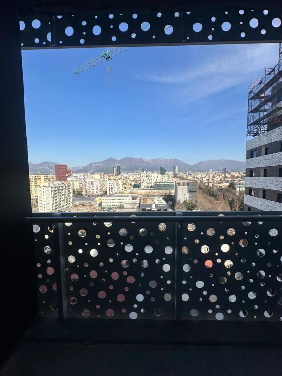 Shitet Apartament 1+1