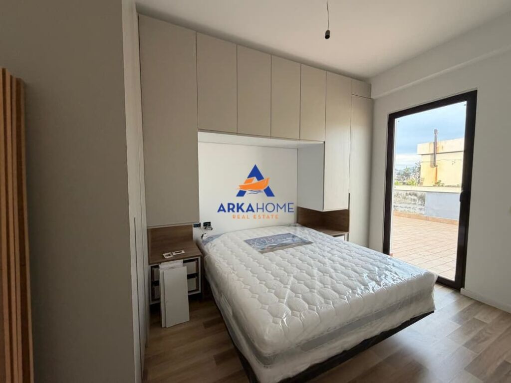 ATTICO 2+1+2 VERANDA IN VENDITA "VLORE, STRADA TRANSBALLKANICA" 199.999 EURO
