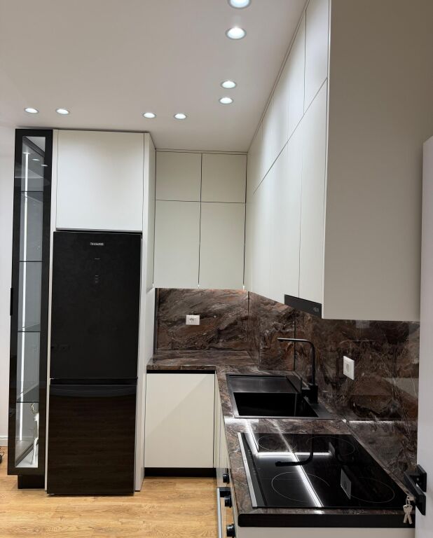 🏡 Shitet Apartament 1+1 – Misto Mame, Yzberisht