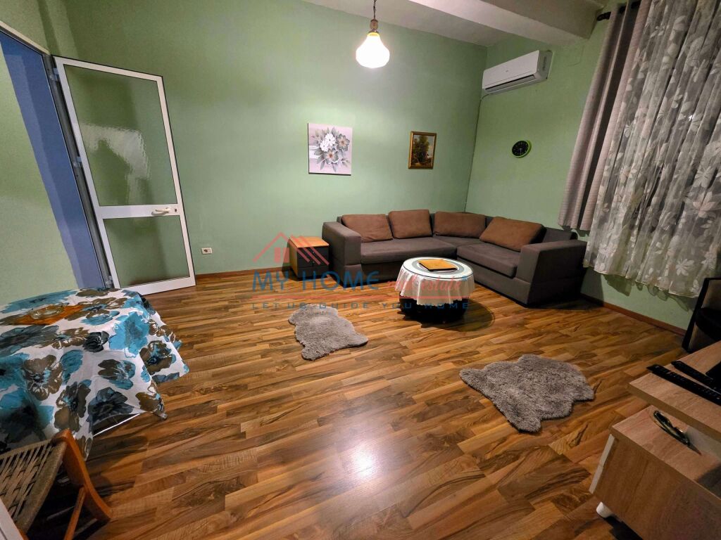 Apartament 1+1 me Qira Myslym Shyri Tirane