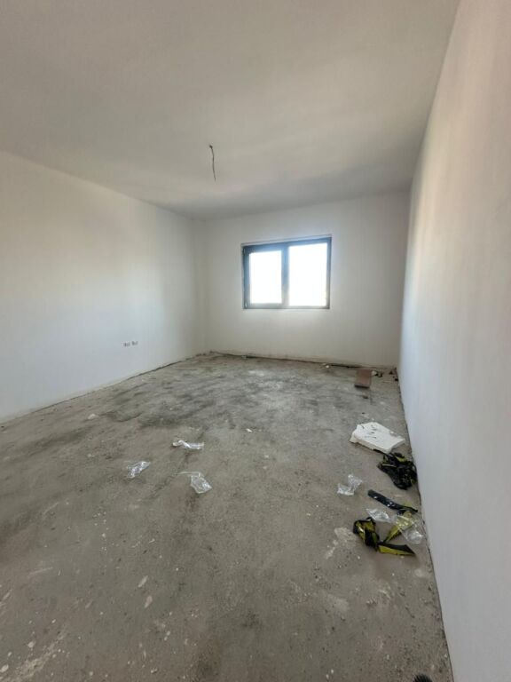 Shitet Apartament 1+1