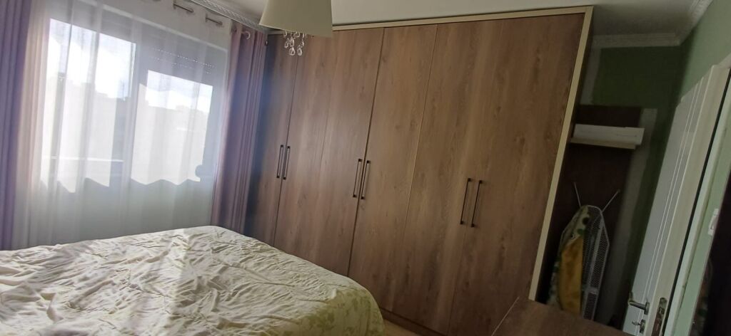 Shitet apartament 1+1 tek Spitali Ushtarak