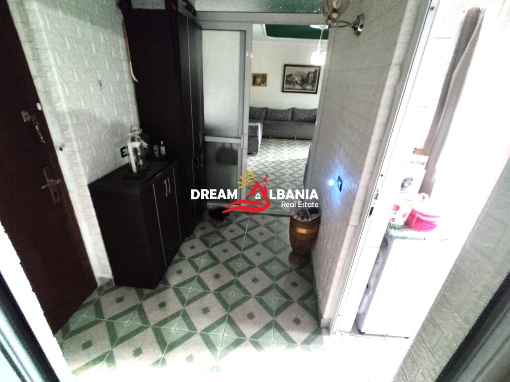 Shitet Apartament 1+1 ne Rrugen Siri Kodra  ( ID 4119469 )