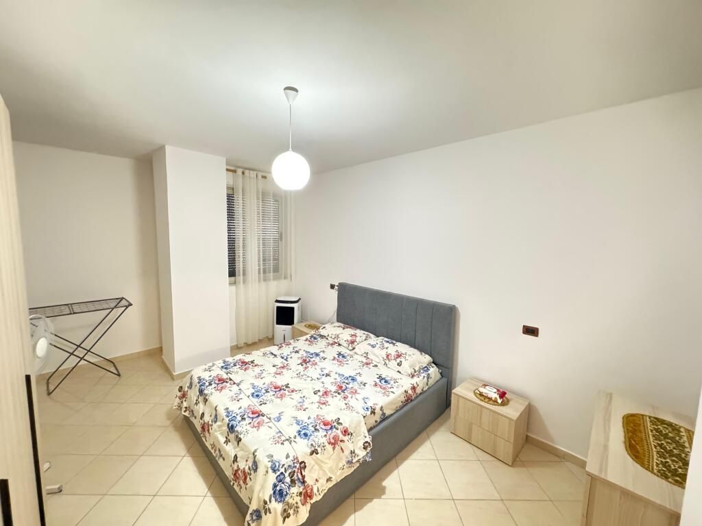 Apartament me qera 1+1 Afate gjate  