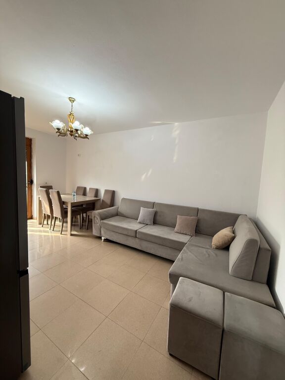 🏠IN AFFITTO Appartamento 2+1 📍Vasil Shanto 🏷️Prezzo: 60.000 Leke/mese