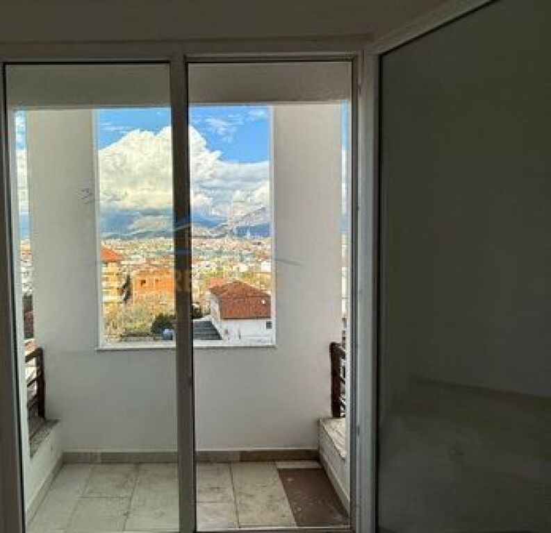 In vendita, Appartamento 2+1+2, Casa Italia, Tirane.