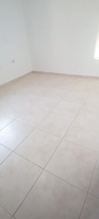 Empty 2+1 apartment for rent at Fusha e Aviacionit.
