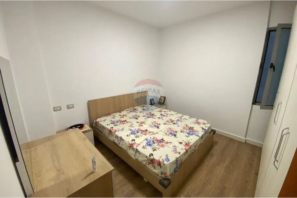 Apartament Me Qera 1+1 Tek Vila L ,Astir