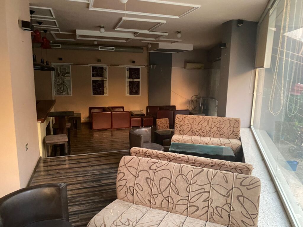 Shitet njësi biznesi (biznes bar kafe)📌Qytet Studenti, rruga Ali Visha (pallat i ri)