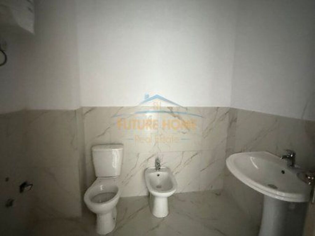 In vendita, Appartamento 2+1+2, Casa Italia, Tirane.