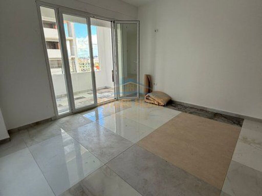 In vendita, Appartamento 2+1+2, Casa Italia, Tirane.