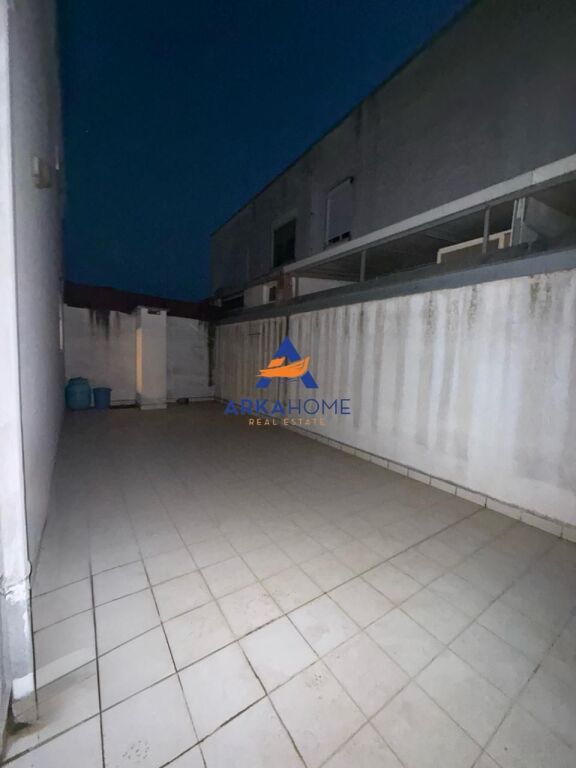 VENDESI APPARTAMENTO 2+1+70M2 VERANDA AL COMPLESSO DAKS 2013, PALAZZI CABEJ 137.000 EURO