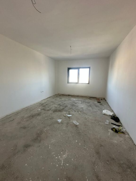 Shitet Apartament 1+1