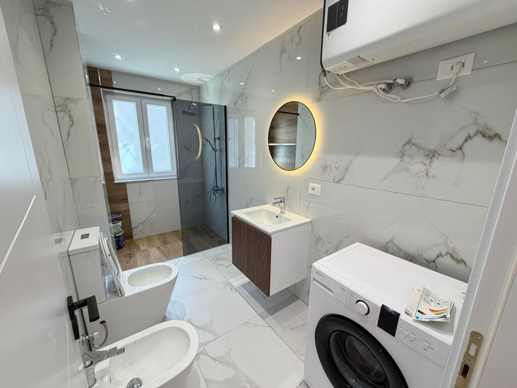 🏡 Apartment 1+1 for Sale – Super Investment  📍 21 Dhjetori, former Park – Ndre Mjeda Street 🏢 Existing building, 1st floor (no elevator) 📐 59 m² net in the registry  ✨ Fully furnished and completely renovated apartment, with modern furniture and high quality. Very functional layout and natural lighting.  💳 Purchase option with credit  💰 Price: 140 Million leke