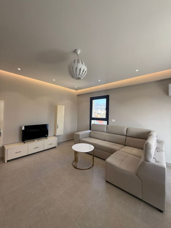Apartament 2+1 me qera ne Porcelan