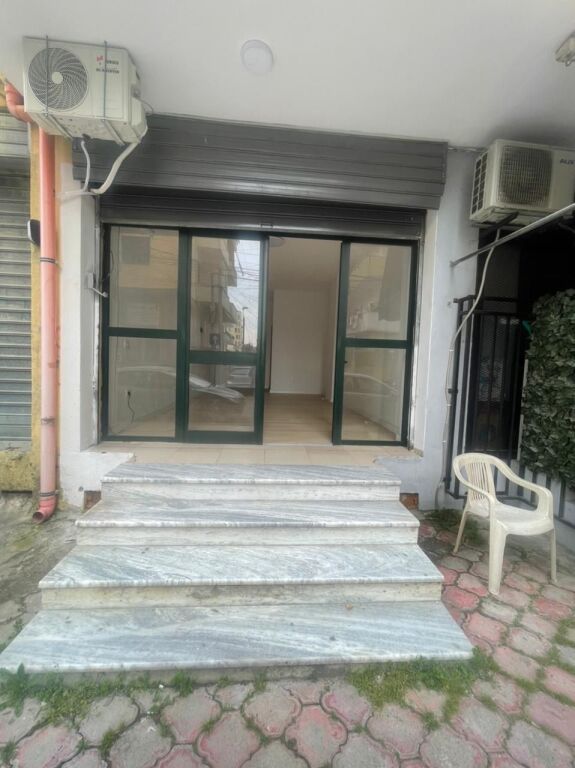 Shop with area 35 m2, babe rexha street, 70 thousand euros with mortgage