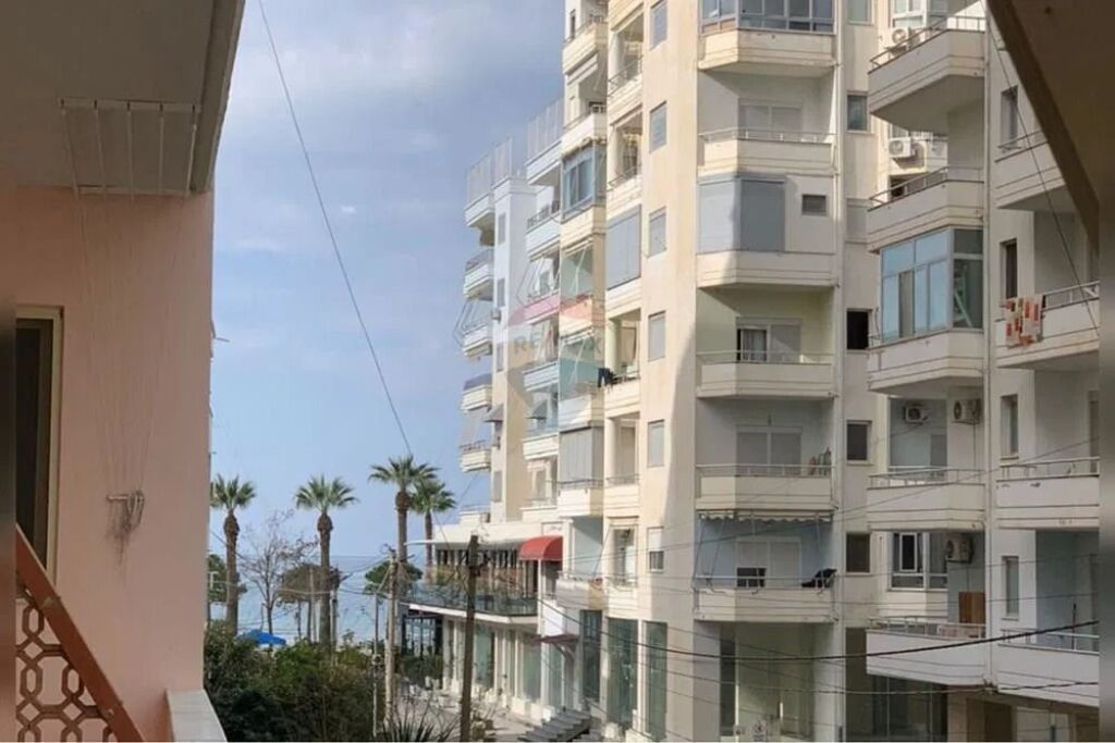 Appartamento 2+1 con Garage in Vendita a Lungomare, Vlorë