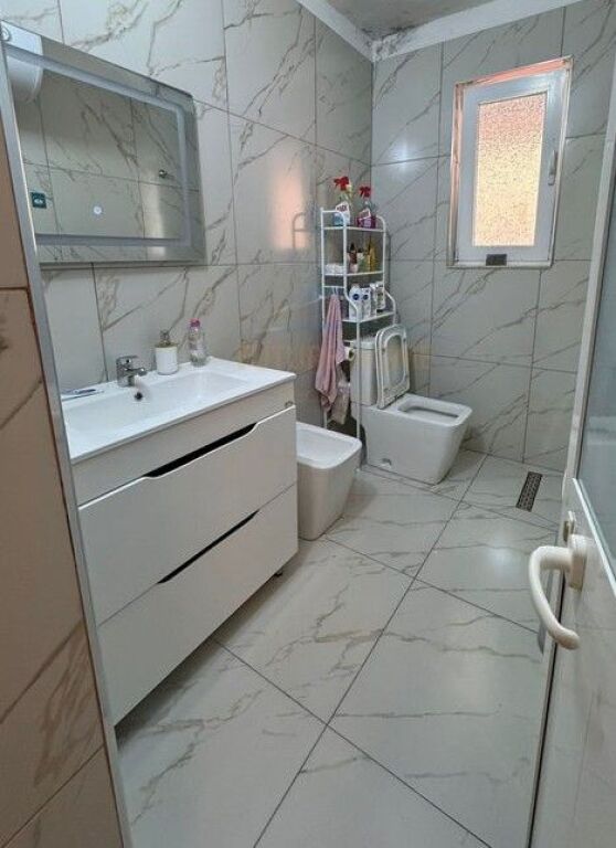 For sale, Apartment 1+1+ Veranda, Kinostudio, Tirana.
