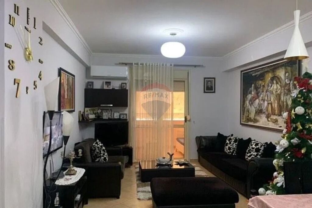 Appartamento 2+1 con Garage in Vendita a Lungomare, Vlorë