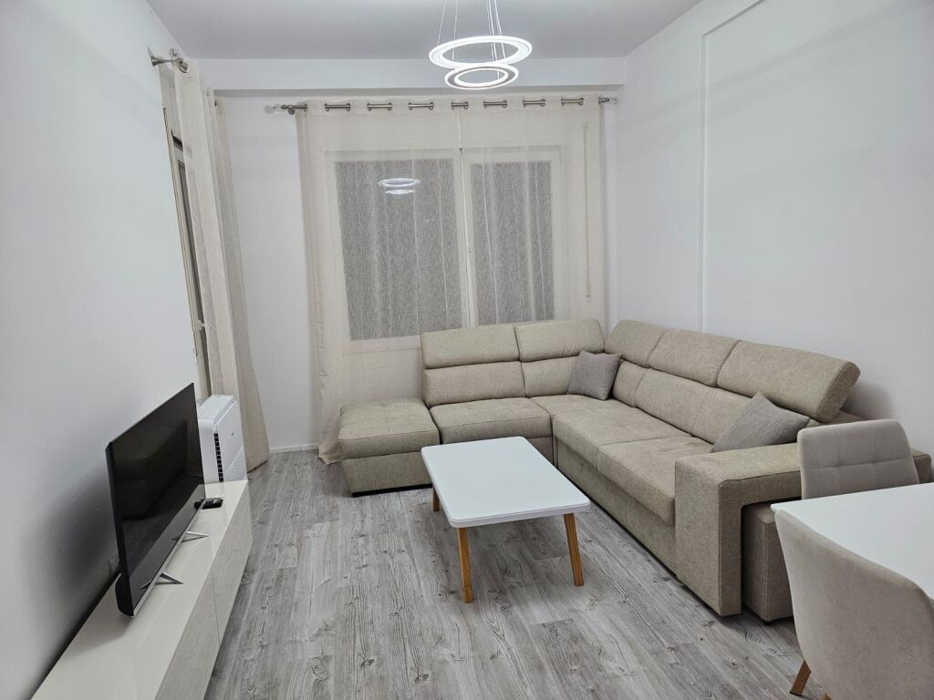 VENDESI APPARTAMENTO 2+1+2 VIA KAVAJES 189.500 EURO