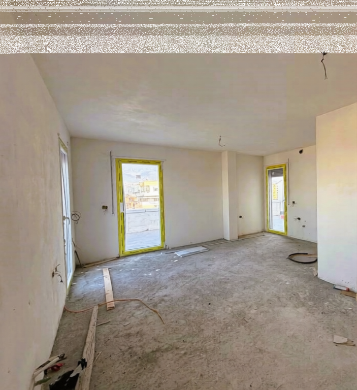 apartment 2+1+2+veranda for sale on "Hoxha Tasim" Street in Xhamllik!