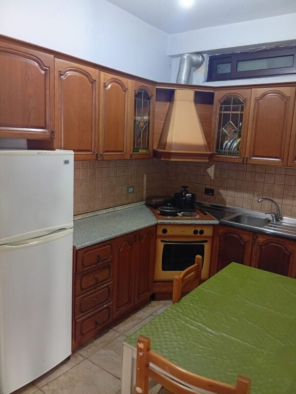 🏠 Jepet me Qira Super Apartament 3+1+2 tek Prokuroria e Tiranes ne Rrugen e Durresit