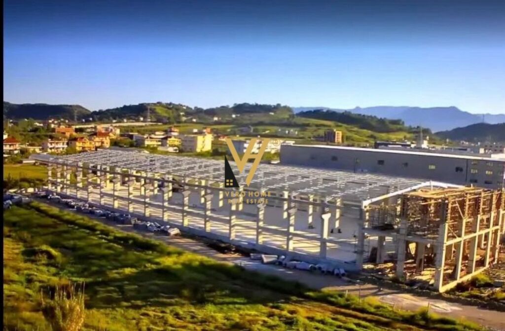 JEPET MAGAZINE 4.400 M2 ME QIRA NE PRUSH 20.000 EURO