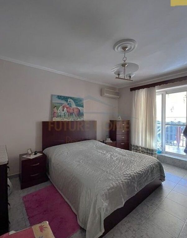 Purchase on credit - 2+1, PAZARI I RI  (price in ALL)