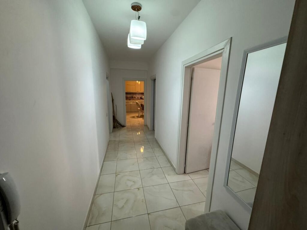 📣 Jepet me qira apartament 2+1+2  📍 Selvia, pranë Gjimnazit Partizani – Tiranë💰 Çmimi: 80.000 lekë / muaj