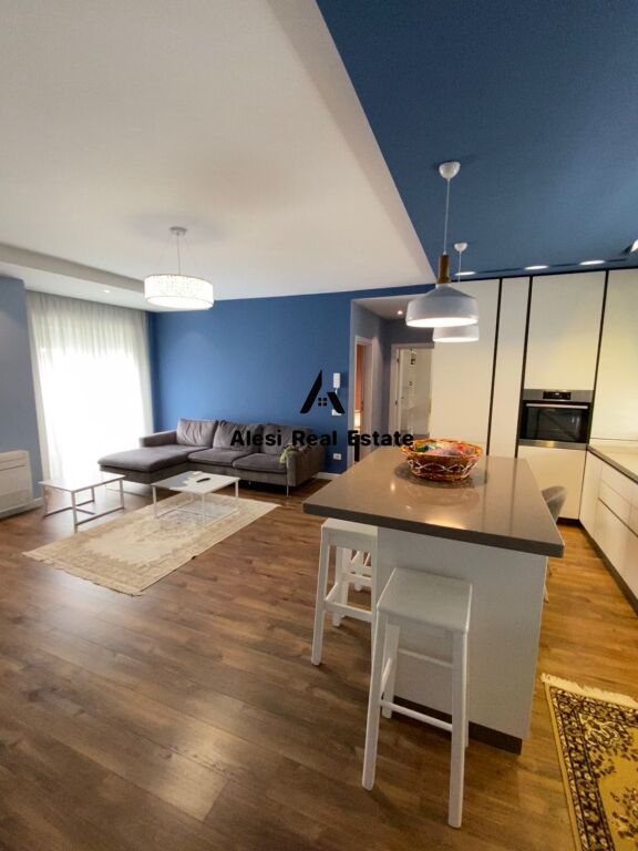 🏢 Appartamento 2+1+2 in affitto 📍 Indirizzo: Rruga e Kosovarëve – Tirana💶 Prezzo: 1300 € / mese