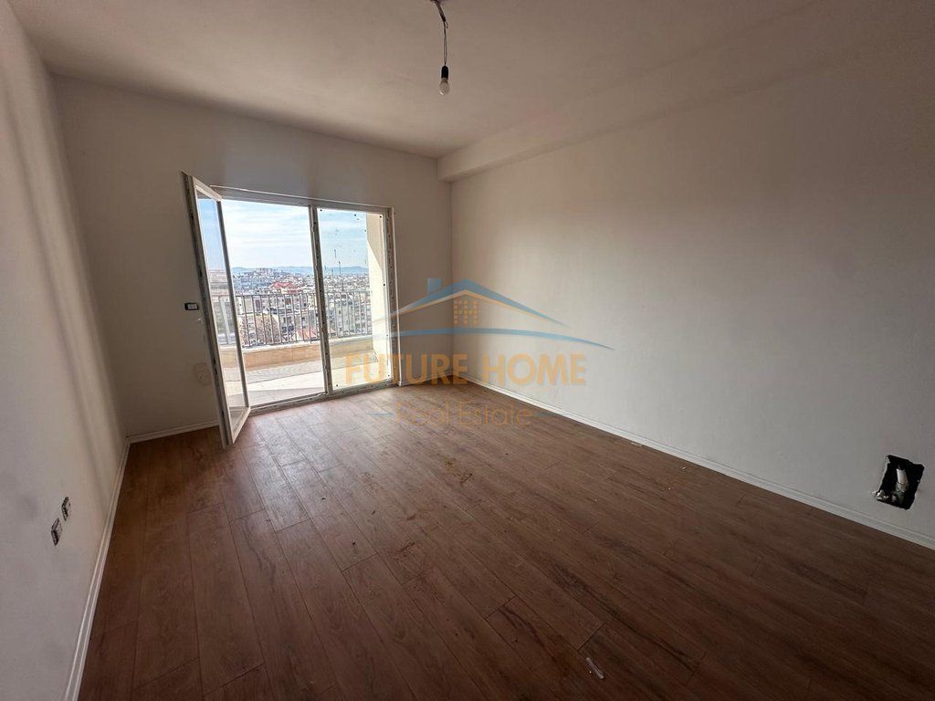 In vendita, Appartamento 2+1+2, Complesso Aura, Lapraka, Tirana.