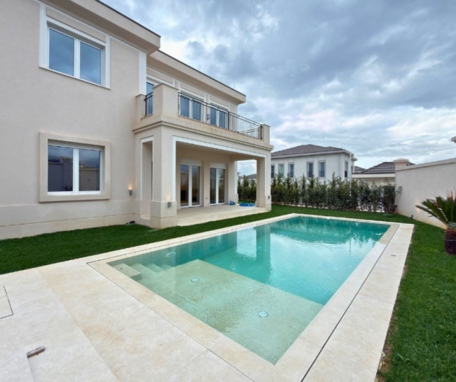 🏡 Luxury Villa for Sale – Rolling Hills 2