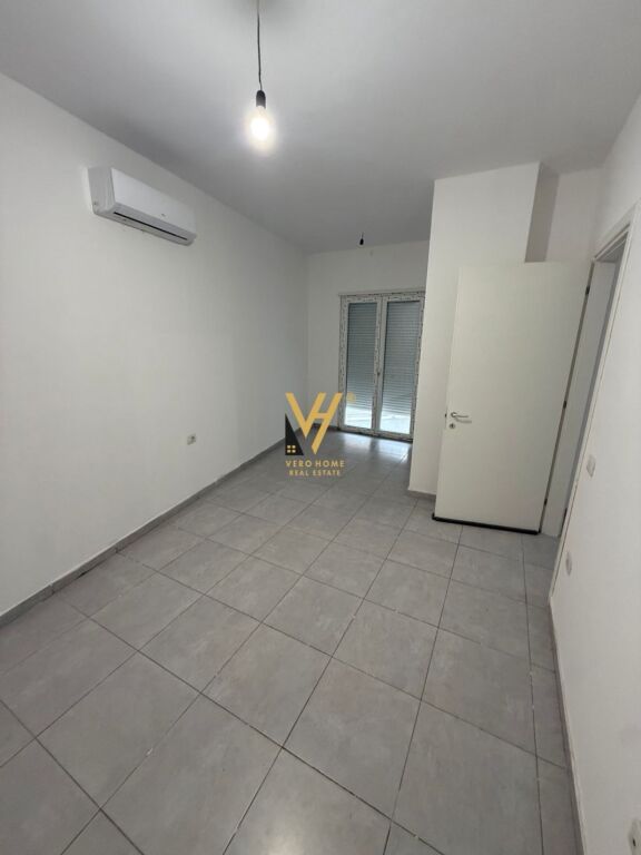 UFFICIO 100 M2 IN AFFITTO IN VIA BOGDANEVE 70.000 LEKE