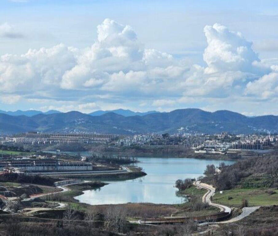Farkë Prima volta in affitto Apt 1+1 (+ Balcone) 100% Nuovo a 5 min da Tegu, con vista fantastica sul lago di Farka.📍 (Residenza Doros)