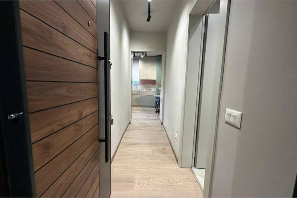 Shitet apartament tek Usluga